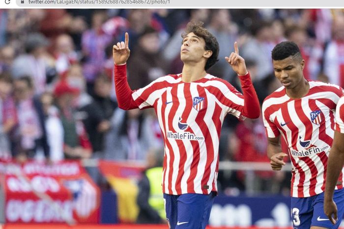 Penyerang Atletico Madrid, Joao Felix, merayakan gol yang dia cetak ke gawang Espanyol dalam jornada 13 Liga Spanyol 2022-2023 di Stadion Wanda Metropolitano, Minggu (6/11/2022).