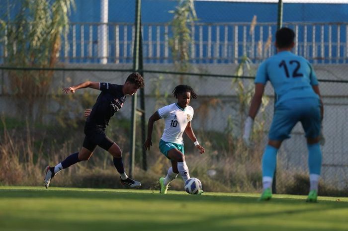 Pemain timnas U-20 Indonesia, Ronaldo Kwateh, mencetak gol ketiga ke gawang Antalyaspor U-20