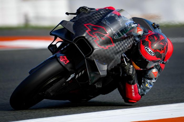 Pembalap GASGAS Factory Racing, Pol Espargaro, pada tes MotoGP Valencia 2022