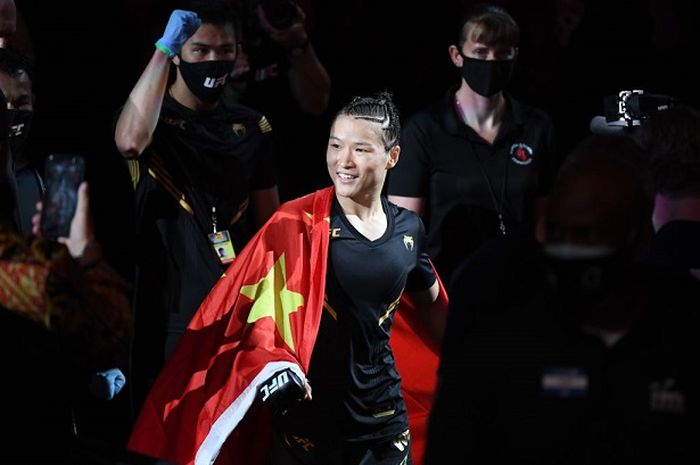 Petarung kelas jerami perempuan UFC asal China, Zhang Weili.