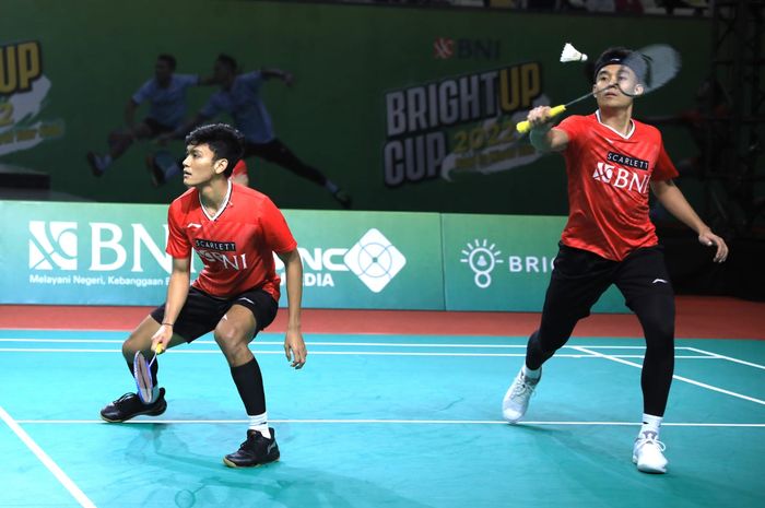 Pasangan ganda putra Indonesia, Muhammad Shohibul Fikri/Bagas Maulana, pada ajang Brightup Cup 2022 di Tenis Indoor Senayan, Jakarta, 11 November 2022