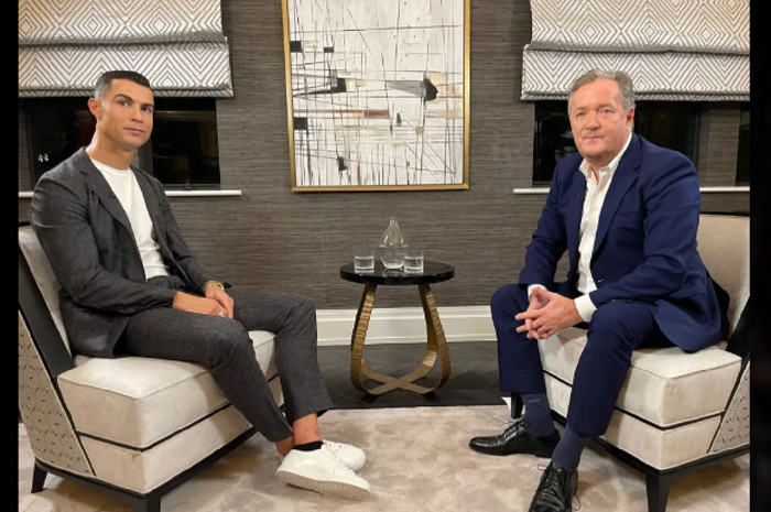 Cristiano Ronaldo saat menghadiri sesi wawancara bersama Piers Morgan.