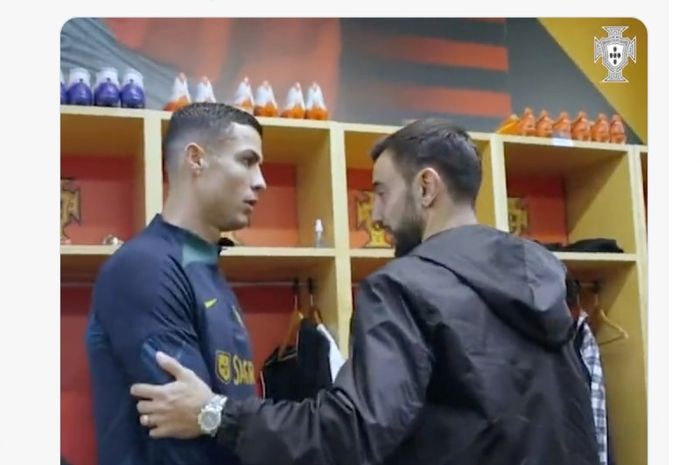 Momen jabat tangan Cristiano Ronaldo dan Bruno Fernandes