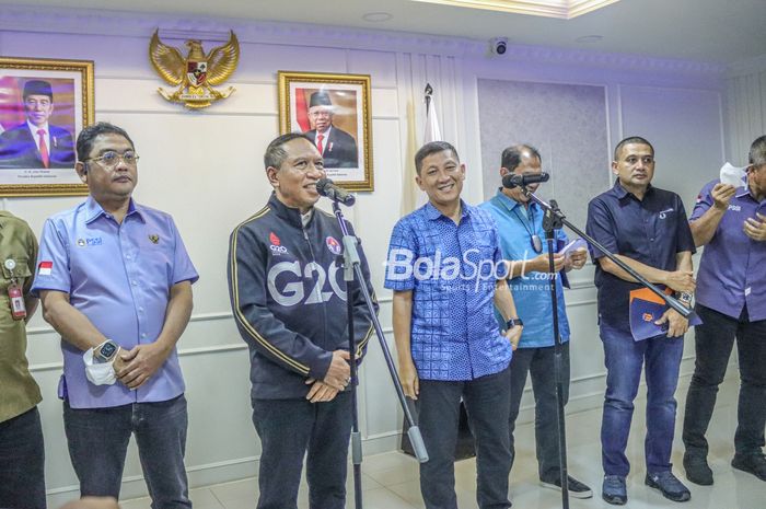 (Dari kiri ke kanan) Endri Iriawan, Zainudin Amali, Ferry Paulus, Munafri Arifuddin, sedang jumpa pers