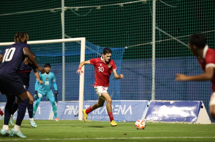 Pemain Timnas U-20 Indonesia, Justin Hubner saat pertandingan melawan Prancis, Kamis (17/11/2022).