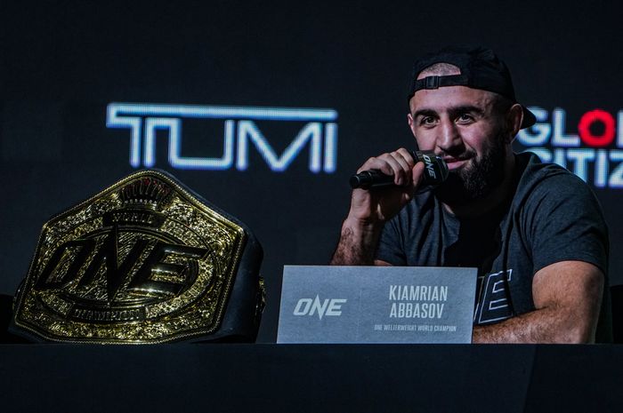 Kiamrian Abbasov, kehilangan sabuk juara kelas welter ONE Championship setelah gagal memenuhi batas berat badan menjelang tampil di ONE Fight Night 4, Sabtu (19/11/2022) di Singapura.