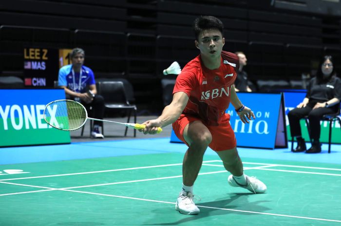 Pebulu tangkis tunggal putra Indonesia, Ikhsan Leonardo Imanuel Rumbay, pada babak kedua Australian Open 2022 di di Quay Centre, Sydney, Australia, Kamis (17/11/2022).