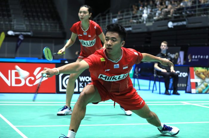 Pasangan ganda campuran Indonesia, Dejan Ferdinansyah/Gloria Emanuelle Widjaja, saat berlaga pada babak perempat final Australian Open 2022 di Quay Centre, Sydney, Jumat, 18 November 2022