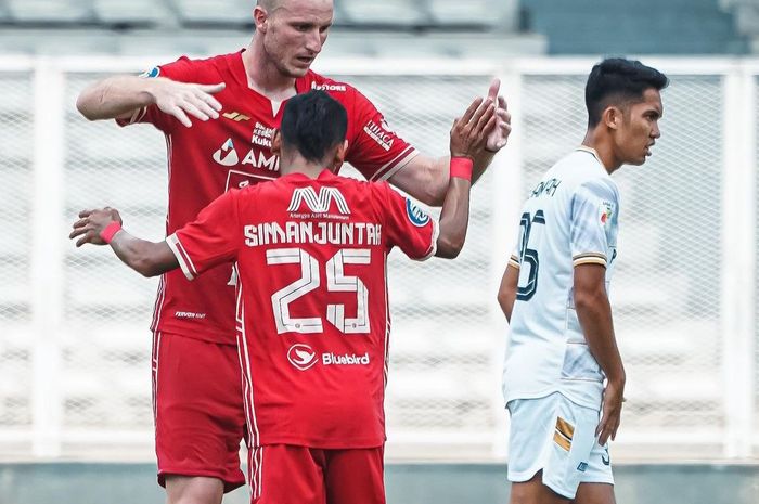 Suasana pertandingan uji coba antara Persija Jakarta versus FC Bekasi City, di Stadion Madya, Senayan, Jakarta, pada Sabtu (19/11/2022).