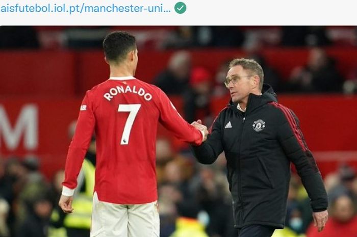 Cristiano Ronaldo (nomor 7) diumbar aibnya lagi oleh Ralf Rangnick yang menyebut ia harus diperlakukan bak dewa.