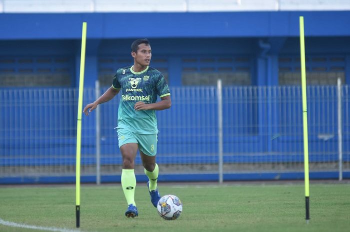 Bek Persib Bandung, Eriyanto.