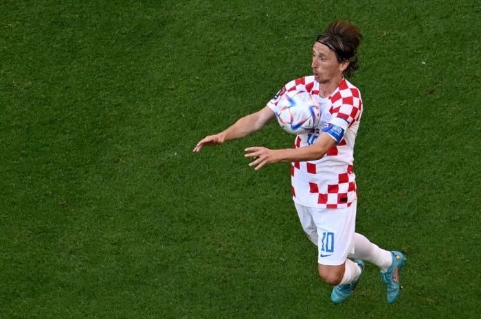 Gelandang Kroasia, LUka Modric, dalam laga kontra Maroko pada penyisihan grup Piala Dunia 2022.