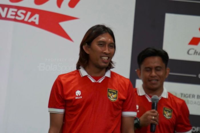 Legenda timnas Indonesia, Budi Sudarsono saat ditemui di Lippo Mall Puri, Kembangan, Jakarta Barat, Sabtu (26/11/2022).