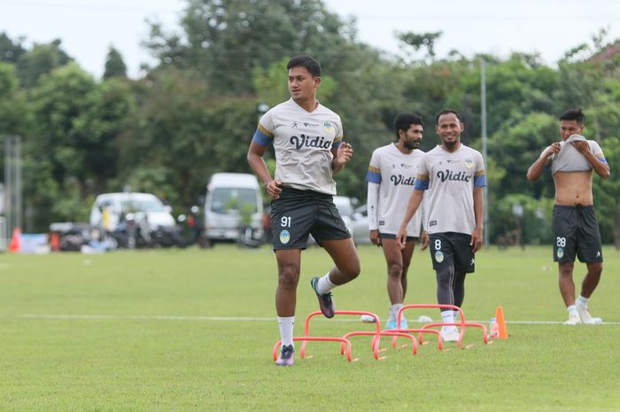 Sesi latihan PSIM Yogyakarta di Lapangan Kenari, Kota Yogyakarta pada Rabu (29/11/2022).