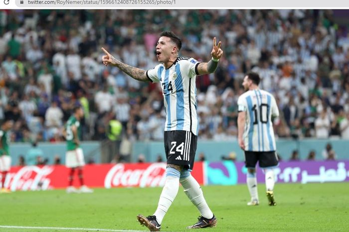 Gelandang timnas Argentina, Enzo Fernandez, saat merayakan golnya ke gawang timnas Meksiko dalam matchday 2 babak penyisihan Grup C Piala Dunia 2022 di Lusail Iconic Stadium, Sabtu (26/11/2022).