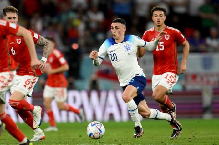 Penyerang Inggris Phil Foden, dalam laga kontra Wales pada penyisihan grup Piala Dunia 2022.