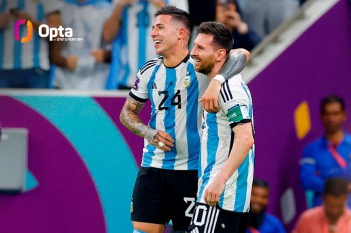 Gelandang idaman Liverpool dan Manchester United, Enzo Fernandez berhasil menyusul 2 rekor lawas Lionel Messi di timnas Argentina di ajang Piala Dunia.