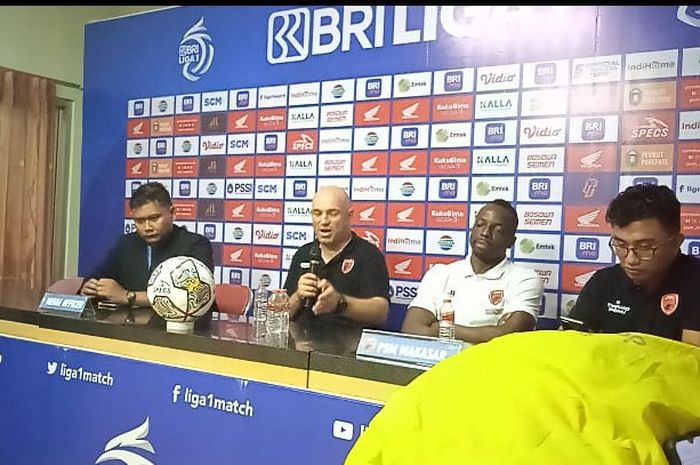 Suasana konferensi pers laga antara PSM Makassar melawan Persikabo 1973 di Stadion Sultan Agung, Bantul pada Senin (5/12/2022)