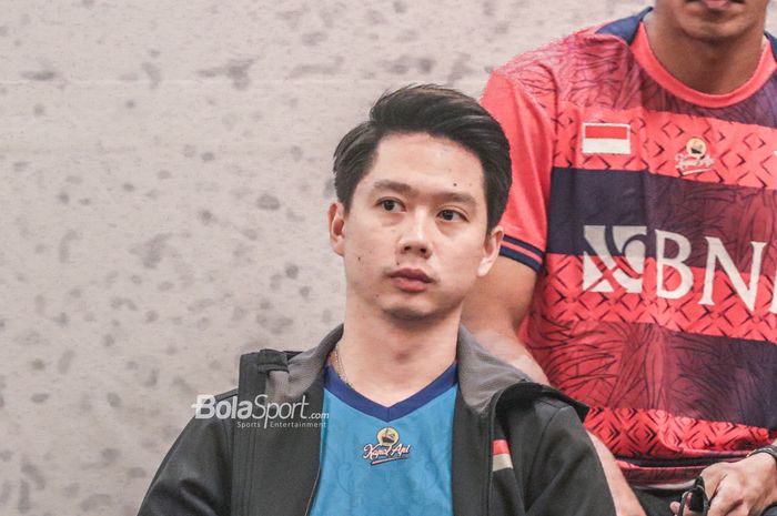 Atlet bulu tangkis ganda putra Indonesia, Kevin Sanjaya Sukamuljo, tampak hadir dalam sesi jumpa pers di Hotel Ritz Carlton, Kuningan, Jakarta, 7 Desember 2022.