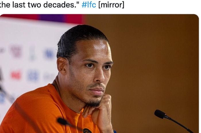 Bek tim nasional Belanda, Virgil van Dijk, dinilai seharusnya dicopot dari tugas sebagai kapten karena terlalu sering merajuk di lapangan.