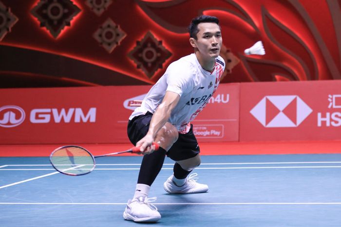 Pebulu tangkis tunggal putra Indonesia, Jonatan Christie, pada laga kedua grup BWF World Tour Finals 2022 di Nimibutr Stadium, Bangkok, Kamis (9/12/2022).