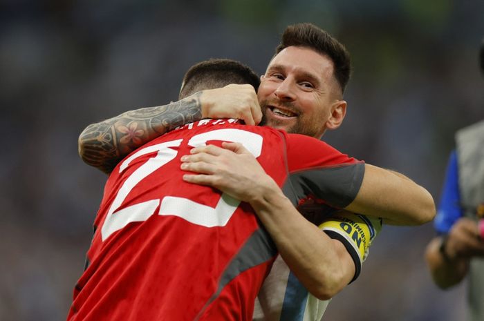 Emiliano Martinez rela untuk memberikan hidupnya kepada Lionel Messi karena satu hal yang sudah dilakukan oleh La Pulga.