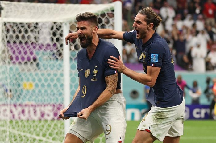 Striker timnas Prancis, Olivier Giroud, merayakan gol ke gawang timnas Inggris dalam laga perempat final Piala Dunia 2022 di Stadion Al Bayt, Sabtu (10/12/2022).