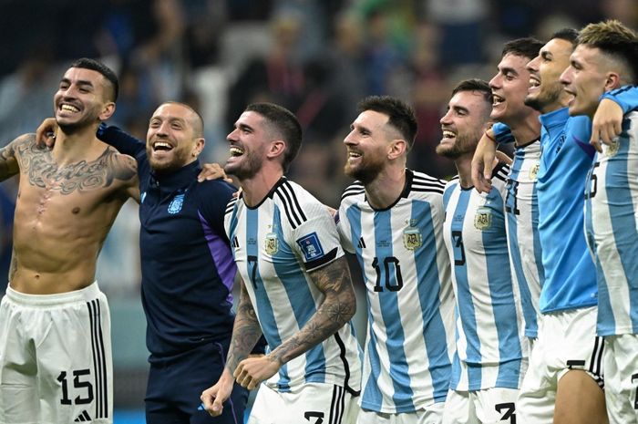 Lionel Messi dan kawan-kawan merayakan kemenangan timnas Argentina atas timnas Kroasia pada laga semifinal Piala Dunia 2022, Rabu (14/12/2022) dini hari WIB di Lusail Stadium.