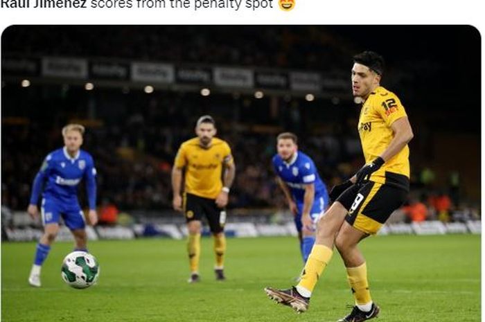 Raul Jimenez mencetak gol lewat tendangan penalti dalam laga babak 16 besar Piala Liga Inggris 2022-2023 antara Wolverhampton Wanderers vs Gillingham FC, Rabu (21/12/2022) dini hari WIB.