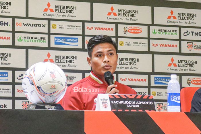 Kapten timnas Indonesia, Fachruddin Aryanto, sedang memberikan keterangan kepada awak media  jelang laga Piala AFF 2022 di Stadion Gelora Bung Karno, Senayan, Jakarta, 22 Desember 2022.