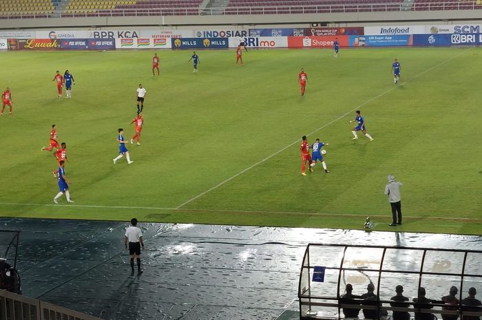 Suasana pertandingan antara PSIS Semarang melawan Bali United pada laga pekan ke-17 Liga 1 2022/2023 di Stadion Manahan, Solo, Kamis (22/12/2022)