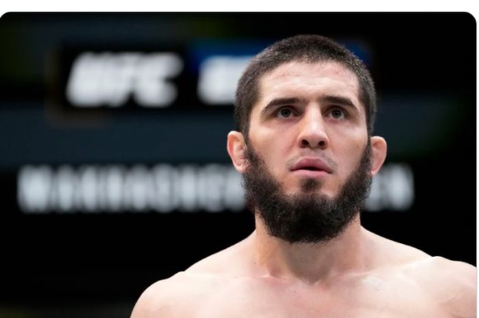 Juara kelas ringan UFC yang juga rekan Khabib Nurmagomedov, Islam Makhachev.