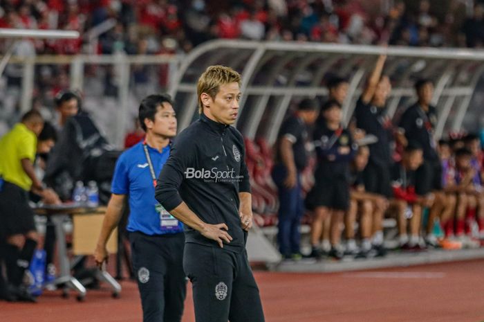 Manajer timnas Kamboja, Keisuke Honda, memberikan pandangannya terkait timnas Indonesia dan memujinya sehingga ia disebut mengbaikan Vietnam.