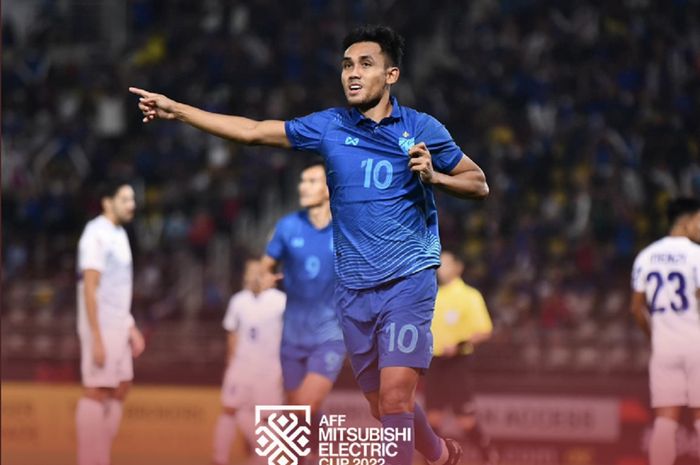 Legenda Kiatisuk Senamuang meminta Pelatih Timnas Thailand Masatada Ishii memanfaatkan pengalaman Teerasil Dangda dalam laga menentukan kontra Singapura demi tiket putaran ketiga Kualifikasi Piala Dunia 2026, Selasa (11/6/2024). 