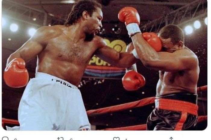 Lennox Lewis saat berduel dengan Hasim Rahman pada 22 April 2021.