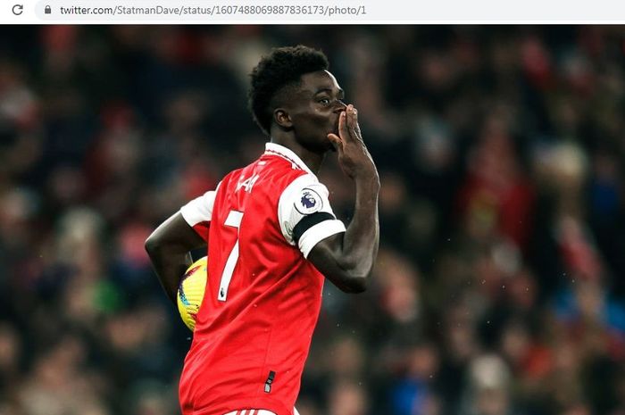 Selebrasi winger Arsenal, Bukayo Saka, usai menjebol gawang West Ham United dalam laga pekan ke-17 Liga Inggris 2022-2023