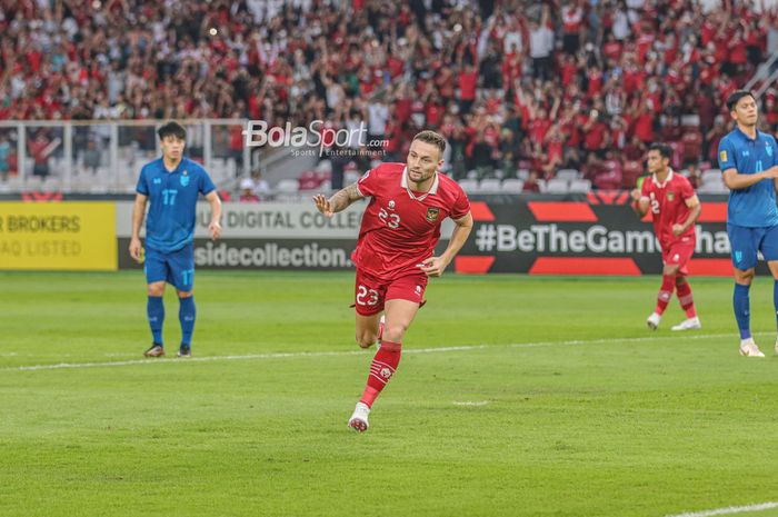 Selebrasi Marc Klok usai bawa timnas Indonesia menang atas Thailand pada lanjutan Piala AFF 2022 di Stadion Utama Gelora Bung Karno, Jakarta pada Kamis (29/12/2022)