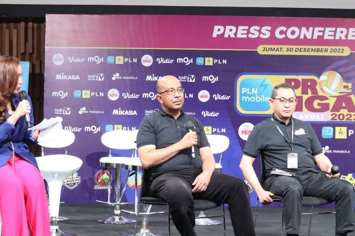 Direktur Utama Proliga, Hanny. S Surkatty, saat Konferensi Pers yang diadakan di Kawasasan Senayan, Jakarta, Jumat (30/12/22)