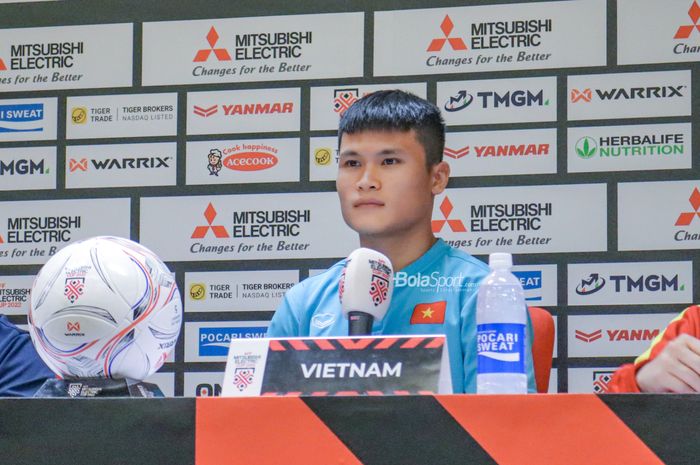 Striker timnas Vietnam, Pham Tuan Hai, saat sedang memberikan keterangan kepada awak media jelang bertanding dalam laga leg pertama semifinal Piala AFF 2022 di Stadion Gelora Bung Karno, Senayan, Jakarta, 5 Januari 2023.