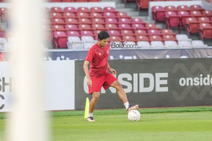 Kabar baik buat Shin Tae-yong. Bek sayap kiri timnas Indonesia, Edo Febriansah, dipastikan sudah pulih dari cedera yang dideritanya.