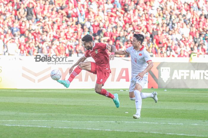 Yakob Sayuri pada semifinal Piala AFF 2022 antara timnas Indonesia vs Vietnam di Stadion Utama Gelora Bung Karno, Senayan, Jakarta, Jumat (6/1/2023).