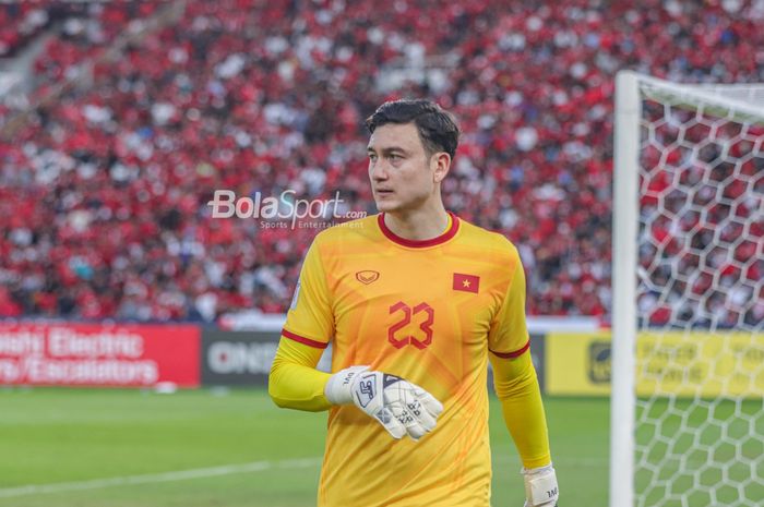 Kiper timnas Vietnam, Dang Van Lam, sedang bertanding dalam laga leg pertama semifinal Piala AFF 2022 di Stadion Gelora Bung Karno, Senayan, Jakarta, 6 Januari 2023.