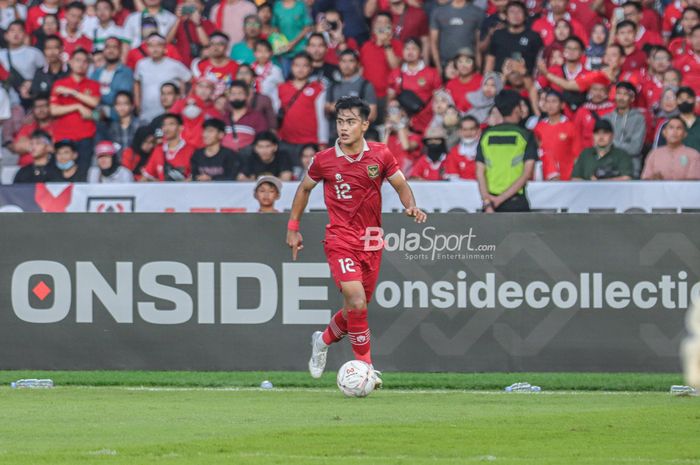 Bek sayap kiri timnas U-22 Indonesia, Pratama Arhan yang merasa sedih karena beresiko tak bisa bela skaud Garuda Muda di final SEA Games 2023 lawan Thailand seusai ia mendapatkan kartu merah.