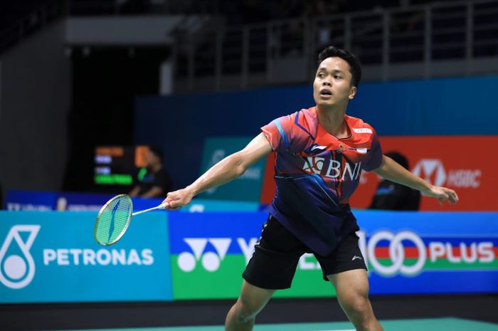 Aksi tunggal putra Indonesia, Anthony Sinisuka Ginting saat bersua wakil Hong Kong Ng Ka Long Angus pada babak pertama Malaysia Open 2023, Selasa (10/1/2022)