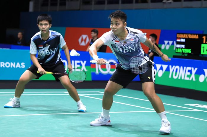 Pasangan ganda putri Indonesia, Apriyani Rahayu/Siti Fadia Silva Ramadhanti, pada babak pertama Malaysia Open 2023 di Axiata Arena, Kuala Lumpur, Selasa (10/1/2023).