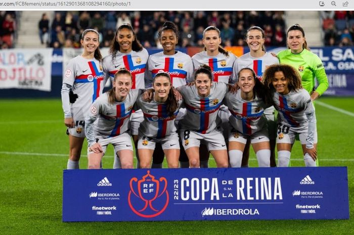 Para pemain FC Barcelona Femeni berpose sebelum bermain dalam ajang Copa de la Reina.