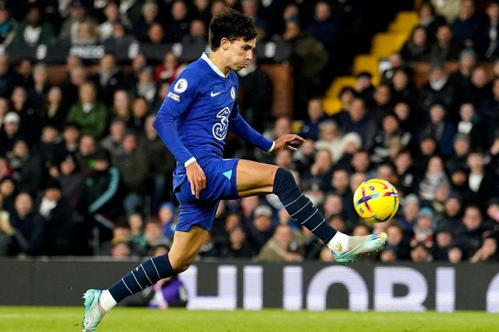 Aksi Joao Felix saat menjalani debut bersama Chelsea dalam laga kontra Fulham di Liga Inggris 2022-2023, Kamis (12/1/2023).