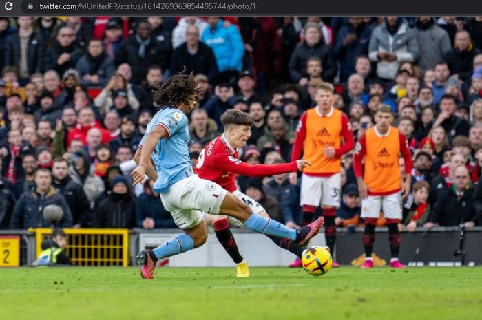 Momen Alejandro Garncho saat menciptakan assist untuk gol Marcus Rashford ke gawang Manchester City dalam laga pekan ke- 20 Liga Inggris 2022-2023 di Old Trafford, Sabtu (14/1/2023).