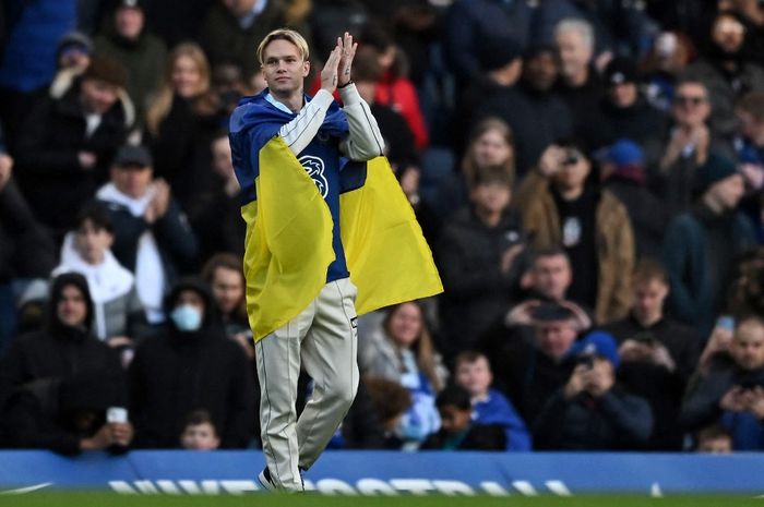 Chelsea merekrut Mykhailo Mudryk pada bursa transfer musim dingin ini dan diperkenalkan kepada publik Stamford Bridge, Minggu (15/1/2023).