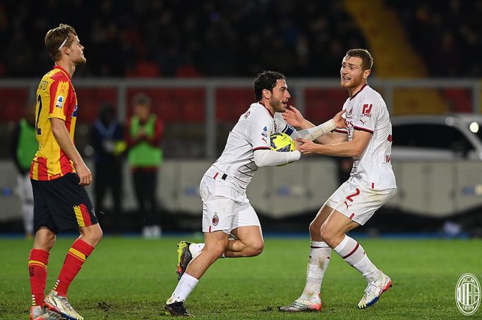 Davide Calabria merayakan gol ke gawang Lecce dalam giornata 18 Liga Italia 2022-2023 di Stadion Ettore Giardiniero - Via Del Mare pada Sabtu (14/1/2023).